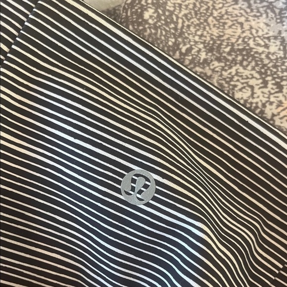 4 Lulu lemon leggings. One light blue alo sports bra. - Picture 4 of 8